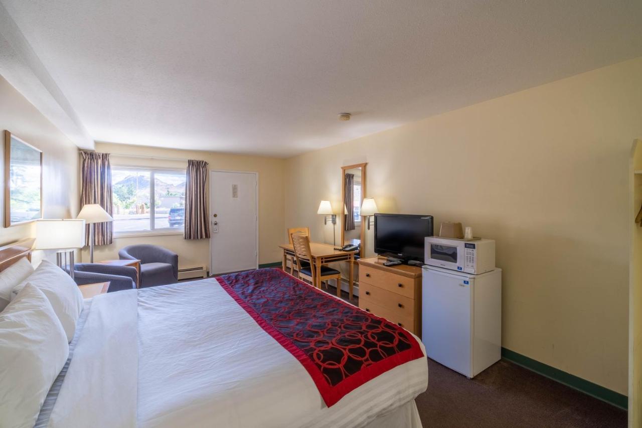 Canada's Value Desert & Motel Cache Creek